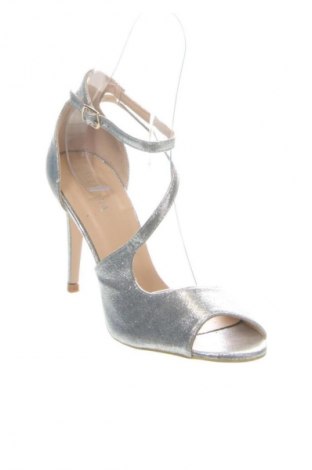 Σανδάλια Unbranded, Μέγεθος 39, Χρώμα Ασημί, Τιμή 15,14 €