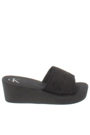 Чехли Calvin Klein Jeans, Размер 39, Цвят Черен, Цена 50,10 €, #138018644