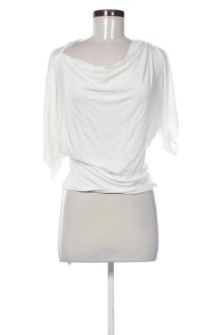 Damen Shirt Stradivarius, Größe M, Farbe Weiß, Preis 8,56 €, #138022698