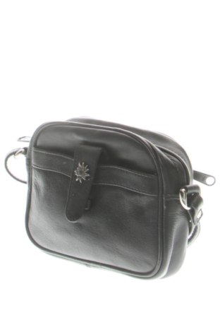 Női táska Astrid, Szín Fekete, Ár 29 320 Ft, #138029670