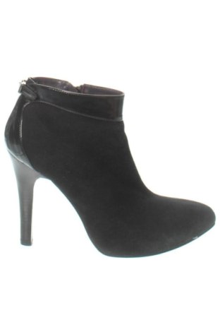 Botine de damă Cristhelen B., Mărime 36, Culoare Negru, Preț 303,00 Lei, #138041103
