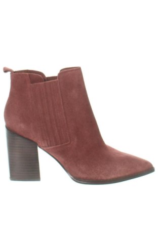Дамски боти Nine West, Размер 39, Цвят Червен, Цена 80,97 €, #138029136