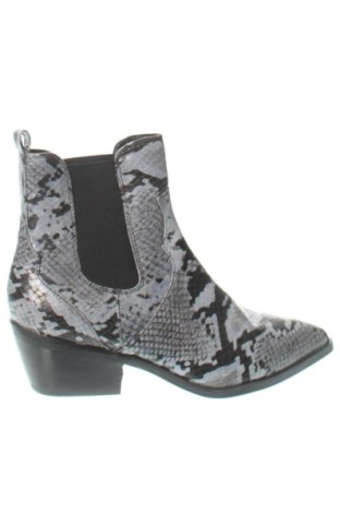 Botine de damă S.Oliver, Mărime 37, Culoare Multicolor, Preț 345,60 Lei, #138006445