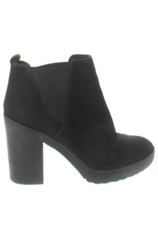 Botine de damă Unbranded, Mărime 38, Culoare Negru, Preț 152,22 Lei, #137999484