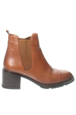 Botine de damă Unbranded, Mărime 40, Culoare Maro, Preț 199,46 Lei, #138012359