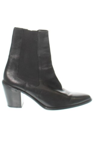 Дамски боти Zara, Размер 40, Цвят Черен, Цена 45,53 €, #137996530