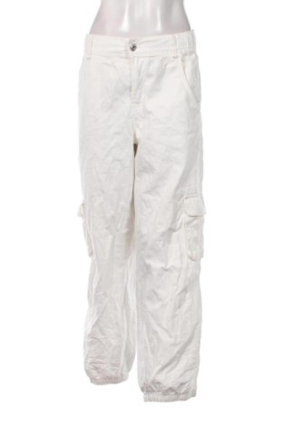Női farmernadrág Bershka, Méret XL, Szín Ekrü
, Ár 5 674 Ft, #137995706