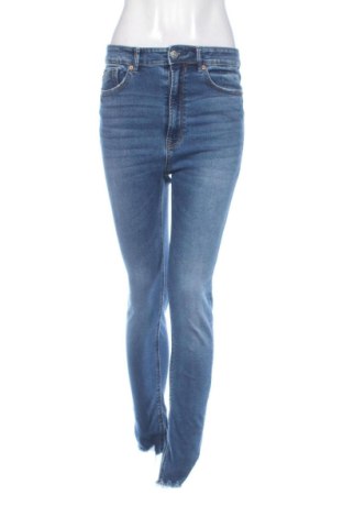 Damskie jeansy Stradivarius, Rozmiar M, Kolor Niebieski, Cena 59,27 zł, #137997581