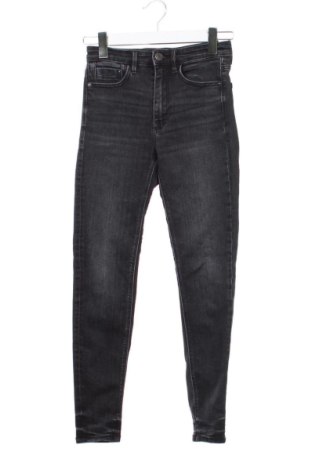 Damskie jeansy Stradivarius, Rozmiar XS, Kolor Czarny, Cena 117,18 zł, #138018008