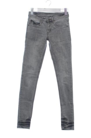 Blugi de femei Cheap Monday, Mărime S, Culoare Gri, Preț 62,99 Lei, #138021328