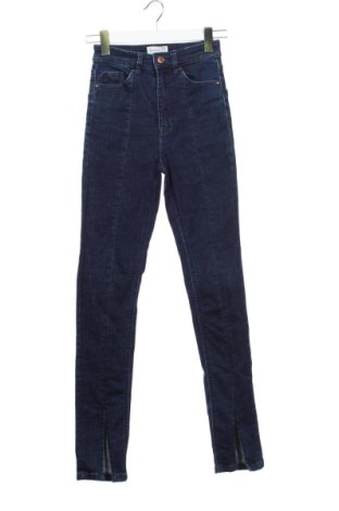 Dámske džínsy  Stradivarius, Veľkosť XS, Farba Modrá, Cena  14,00 €, #138021348