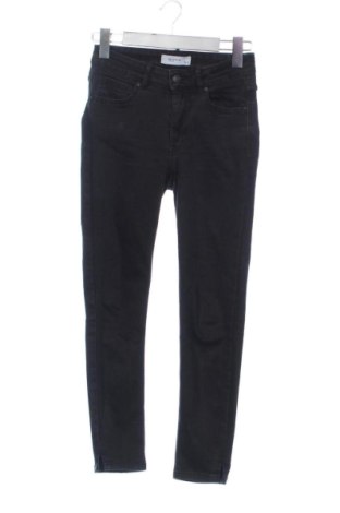 Damskie jeansy Reserved, Rozmiar XS, Kolor Czarny, Cena 60,00 zł, #138043758
