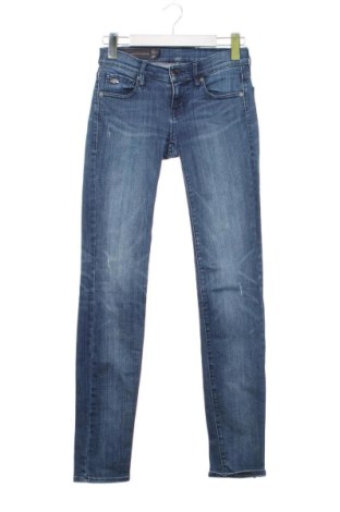 Damskie jeansy Armani Exchange, Rozmiar S, Kolor Niebieski, Cena 252,44 zł, #137994723