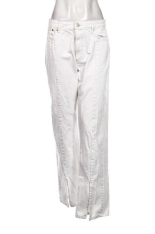 Дамски дънки Zara, Размер L, Цвят Бял, Цена 21,00 €, #138009115