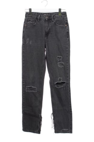 Damskie jeansy Cropp, Rozmiar XS, Kolor Szary, Cena 67,74 zł, #138017037