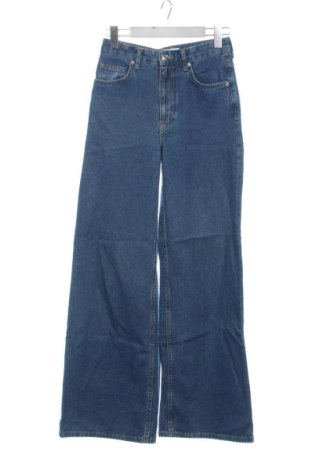 Damskie jeansy Bershka, Rozmiar XS, Kolor Niebieski, Cena 55,04 zł, #138042646