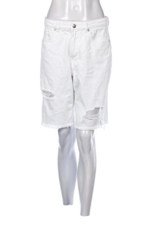 Дамски къс панталон LC Waikiki, Размер M, Цвят Бял, Цена 30,56 €, #138020935