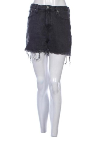 Pantaloni scurți de femei Calvin Klein, Mărime M, Culoare Gri, Preț 162,72 Lei, #138024348