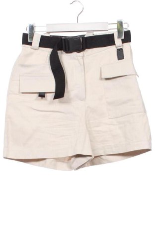 Pantaloni scurți de femei Trendyol, Mărime XS, Culoare Bej, Preț 75,00 Lei, #138025448