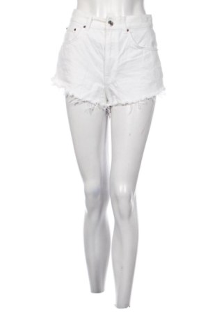 Damskie szorty Pull&Bear, Rozmiar S, Kolor Biały, Cena 45,17 zł, #138030395