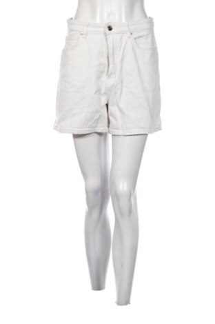 Pantaloni scurți de femei Terranova, Mărime M, Culoare Alb, Preț 52,49 Lei, #138035457