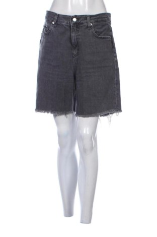 Pantaloni scurți de femei Calvin Klein, Mărime M, Culoare Gri, Preț 162,72 Lei, #138039171