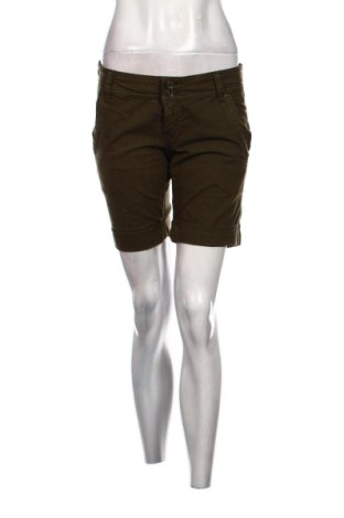 Damen Shorts Stradivarius, Größe M, Farbe Grün, Preis € 9,00, #138007115