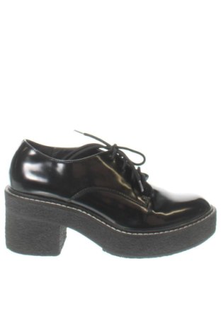Дамски обувки Bershka, Размер 40, Цвят Черен, Цена 27,63 €, #138029868