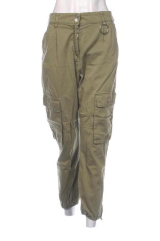 Dámske nohavice Bershka, Veľkosť XL, Farba Zelená, Cena  10,67 €, #138031966