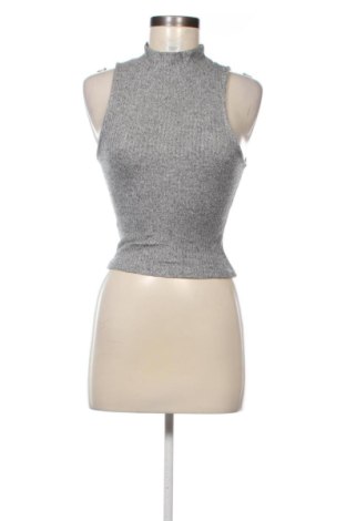 Top de femei Brandy Melville, Mărime S, Culoare Gri, Preț 31,49 Lei, #137997681
