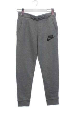 Pantaloni de trening, pentru copii Nike, Mărime 8-9y/ 134-140 cm, Culoare Gri, Preț 154,00 Lei, #137985763