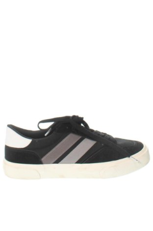 Мъжки обувки Cropp, Размер 44, Цвят Многоцветен, Цена 77,54 €, #137990899