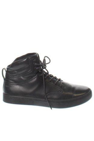 Мъжки обувки Cropp, Размер 44, Цвят Черен, Цена 84,78 €, #137993574