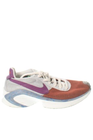 Мъжки обувки Nike, Размер 42, Цвят Многоцветен, Цена 106,88 €, #137989754