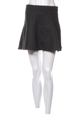 Пола Zara, Размер S, Цвят Черен, Цена 10,00 €, #138016397