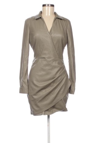 Sukienka Guess, Rozmiar M, Kolor Szary, Cena 275,18 zł, #137994415