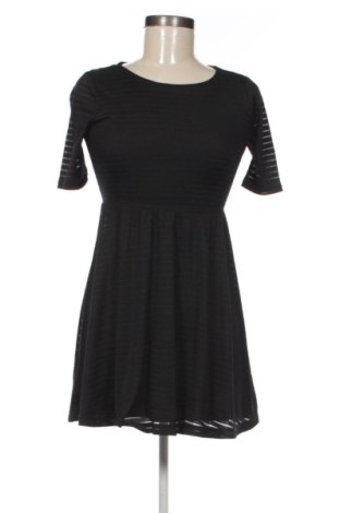 Рокля Forever 21, Размер S, Цвят Черен, Цена 12,00 €, #138002834