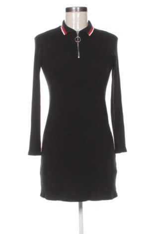 Рокля Bershka, Размер S, Цвят Черен, Цена 10,86 €, #138021995