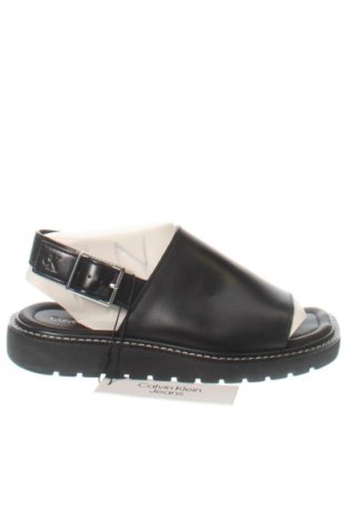 Сандали Calvin Klein Jeans, Размер 37, Цвят Черен, Цена 94,58 €, #138017181