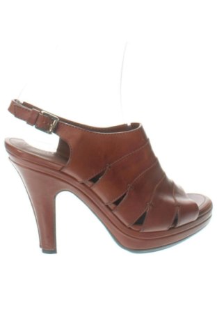 Sandale Tod's, Mărime 40, Culoare Maro, Preț 1.321,70 Lei, #138002234
