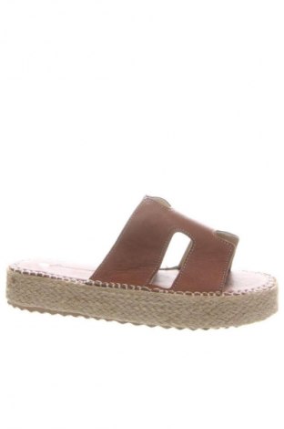 Γυναικείες παντόφλες RunnerBoss, Μέγεθος 39, Χρώμα Καφέ, Τιμή 19,99 €