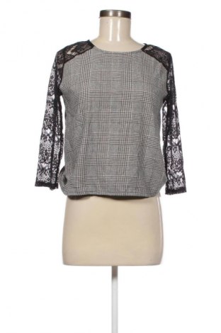 Dámska blúza Adilynn, Veľkosť M, Farba Viacfarebná, Cena  1,95 €