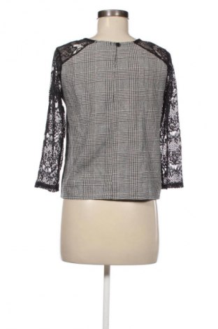 Dámska blúza Adilynn, Veľkosť M, Farba Viacfarebná, Cena  1,95 €