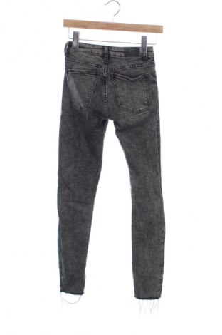 Dámske džínsy  Bershka, Veľkosť XXS, Farba Sivá, Cena  6,95 €