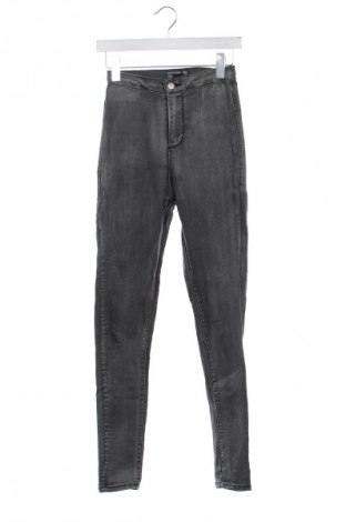 Dámske džínsy  Pretty Little Thing, Veľkosť S, Farba Sivá, Cena  7,19 €