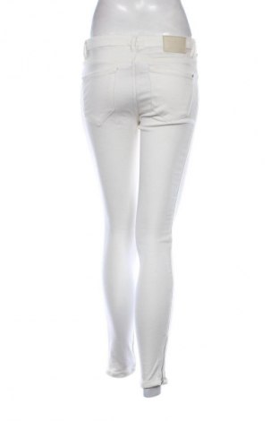 Dámske džínsy  Zara, Veľkosť M, Farba Kremová, Cena  13,04 €