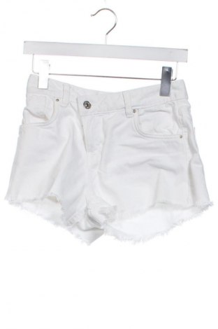 Dámské kraťasy  Bershka, Velikost S, Barva Bílá, Cena  149,00 Kč