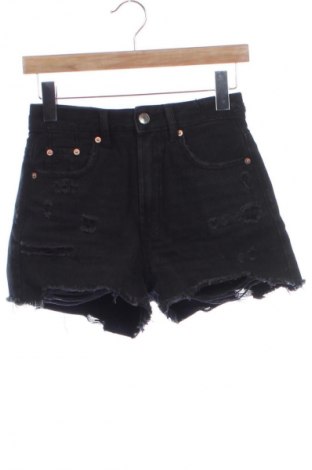 Дамски къс панталон Stradivarius, Размер XXS, Цвят Черен, Цена 11,30 €