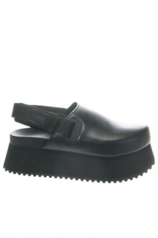 Дамски обувки Calvin Klein Jeans, Размер 38, Цвят Черен, Цена 120,15 €