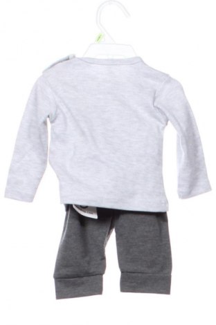 Dětský komplet  Unbranded, Velikost 3-6m/ 62-68 cm, Barva Šedá, Cena  120,00 Kč